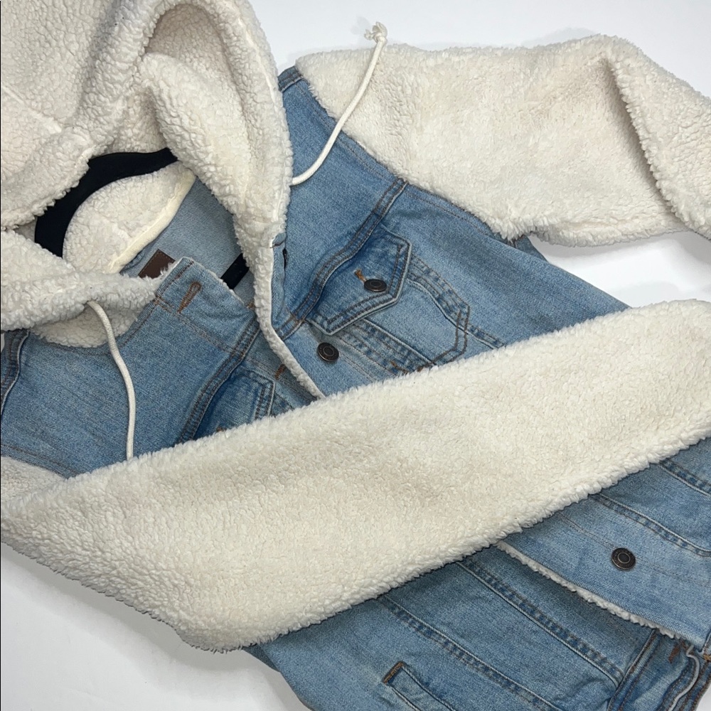 Maurices Light Blue Jacket with Cream Lining Women’s size XS - Picture 7 of 9